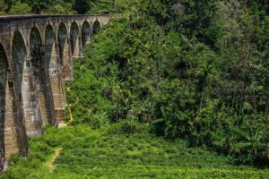 Nine Arch Bridge v Ella